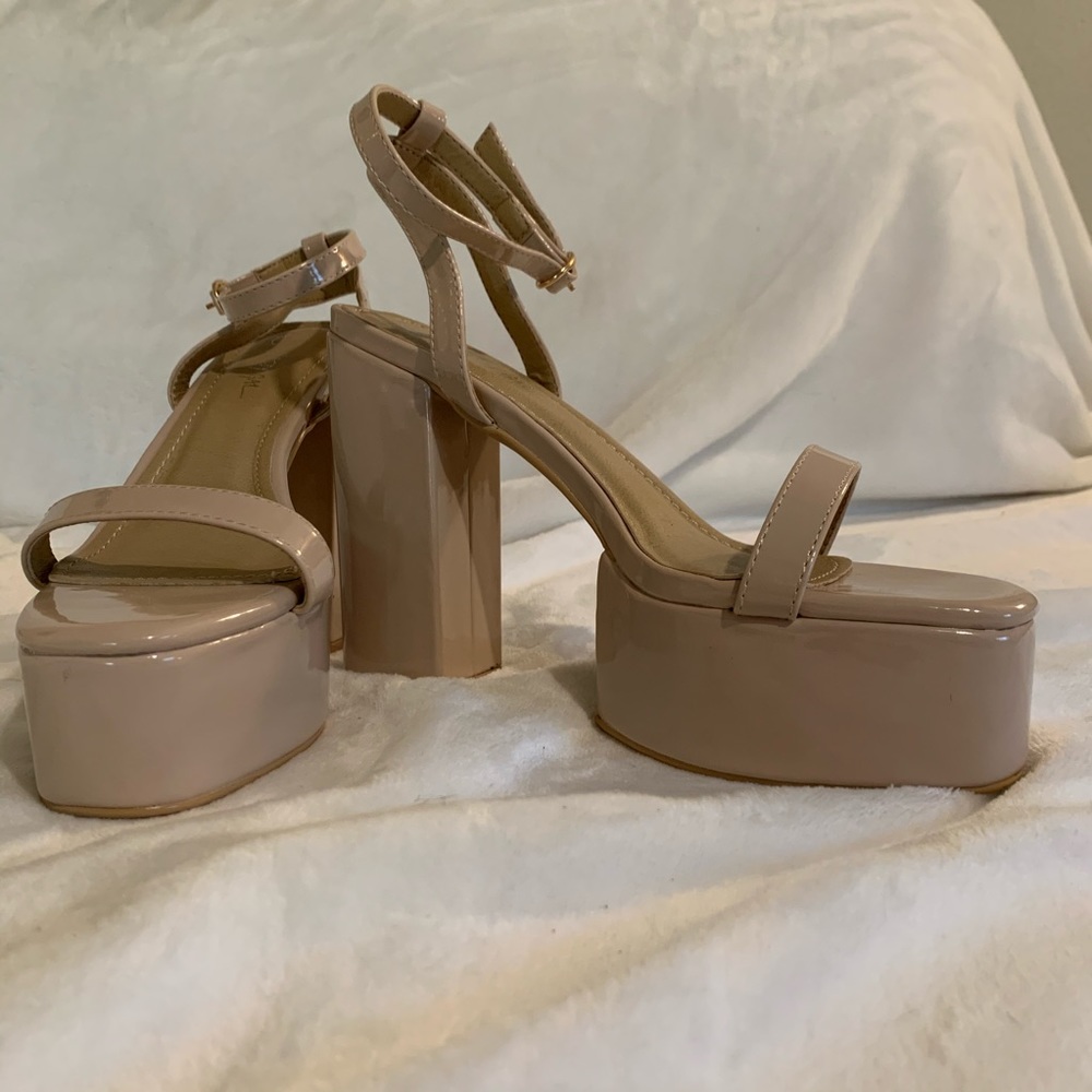 Platform strap heels - Picture 2 of 6